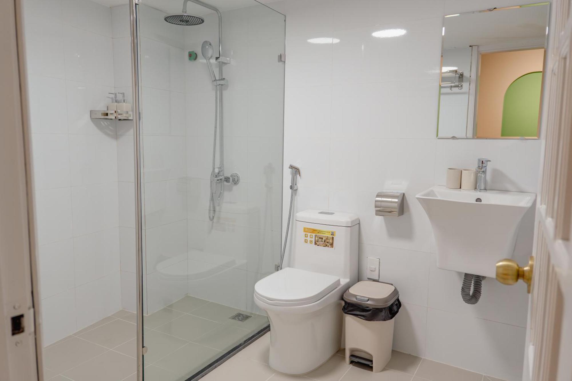 Modern Design At Old Quarter Aparthotel